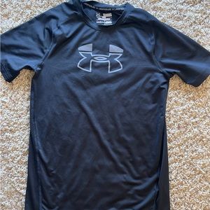 Under Armour youth XL fitted T-shirt